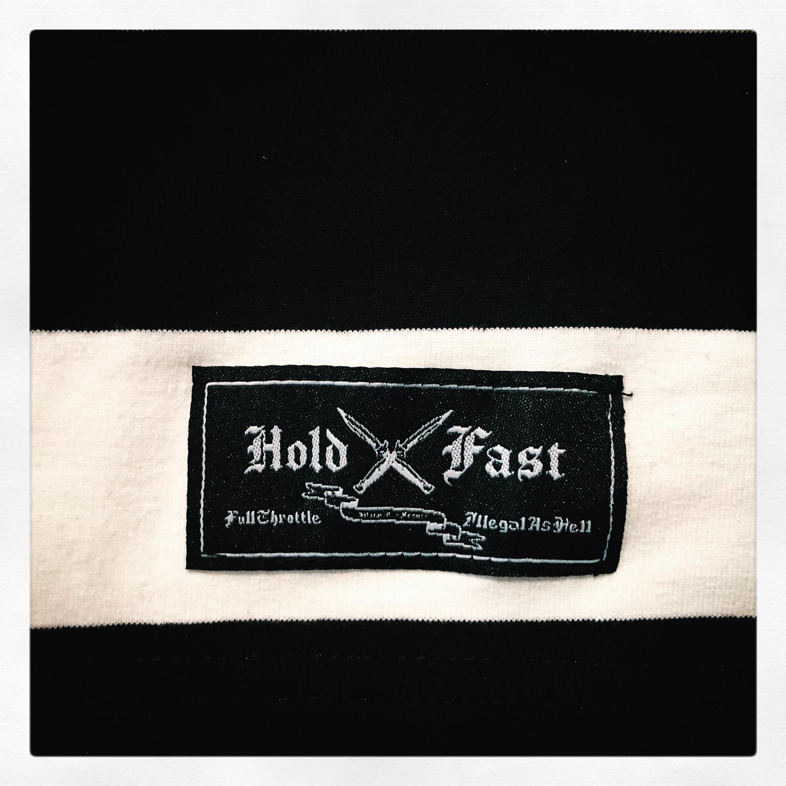 Pullover Hold Fast Etikett Detail