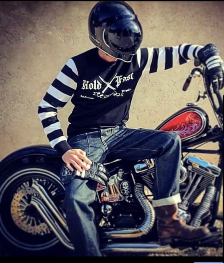 Vintage Pullover auf Harley Davidson Custom