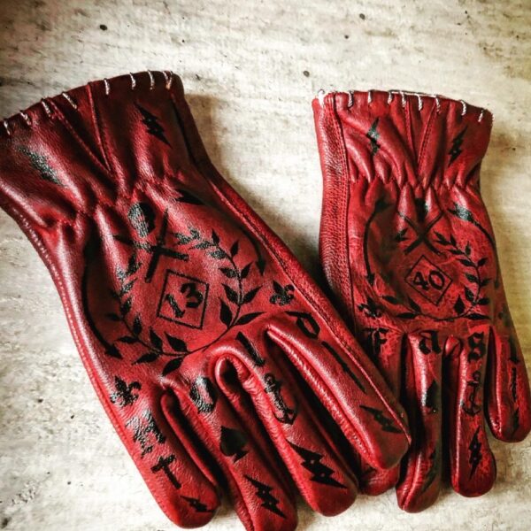 Lederhandschuhe rot 1340 Tattoo patiniert Holdfast Vintage