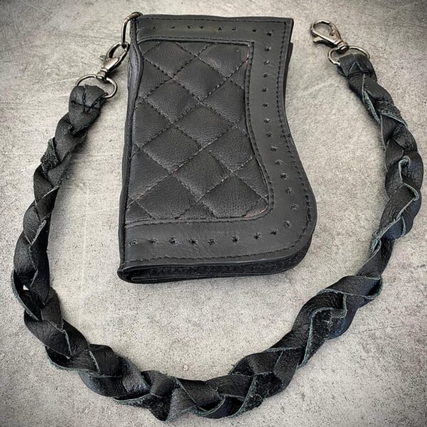 Gesteppte Leder-Geldbörse mit Kette in Schwarz, Black Sabbath von Hold Fast, mit 50 cm Flechtband